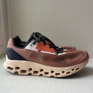 On cloud cloudstratus running shoe